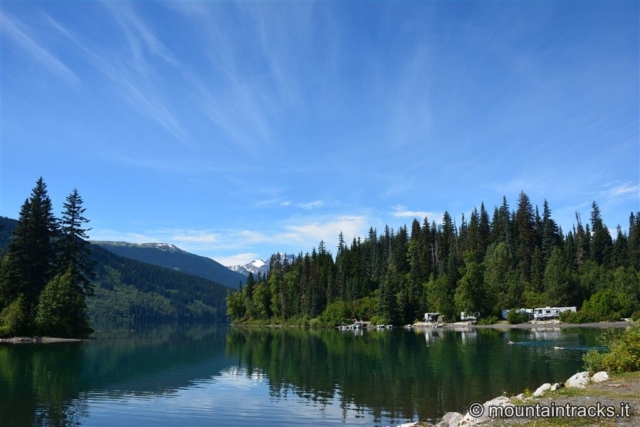 lake mountains canada
