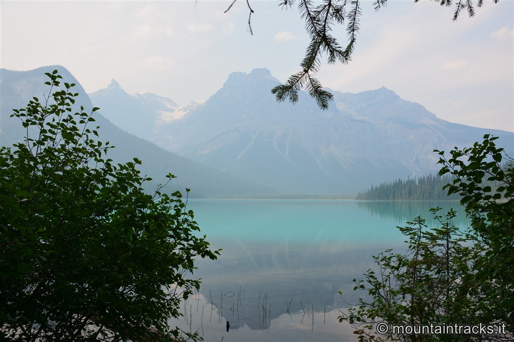 emerald lake canada mountains lake